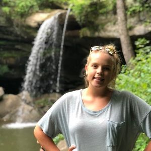 Meet your Posher, Caroline